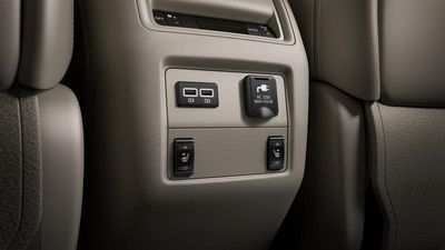 Nissan Rear seat USB Charging Ports (2 ports) 999Q7-V4000