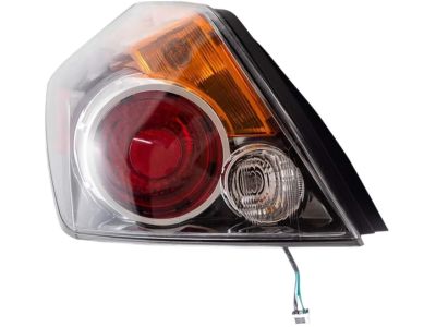 Nissan 26555-ZN50A Lamp Assembly-Rear Combination LH
