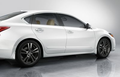 Nissan Body Side Moldings Left Hand Set (Body Color Matched) QAK - White - Solid White 999G2-U31QAK1