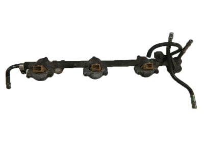 1990 Nissan Maxima Fuel Rail - 17521-85E00