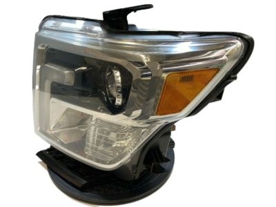 Nissan 26060-EZ21B Driver Side Headlight Assembly